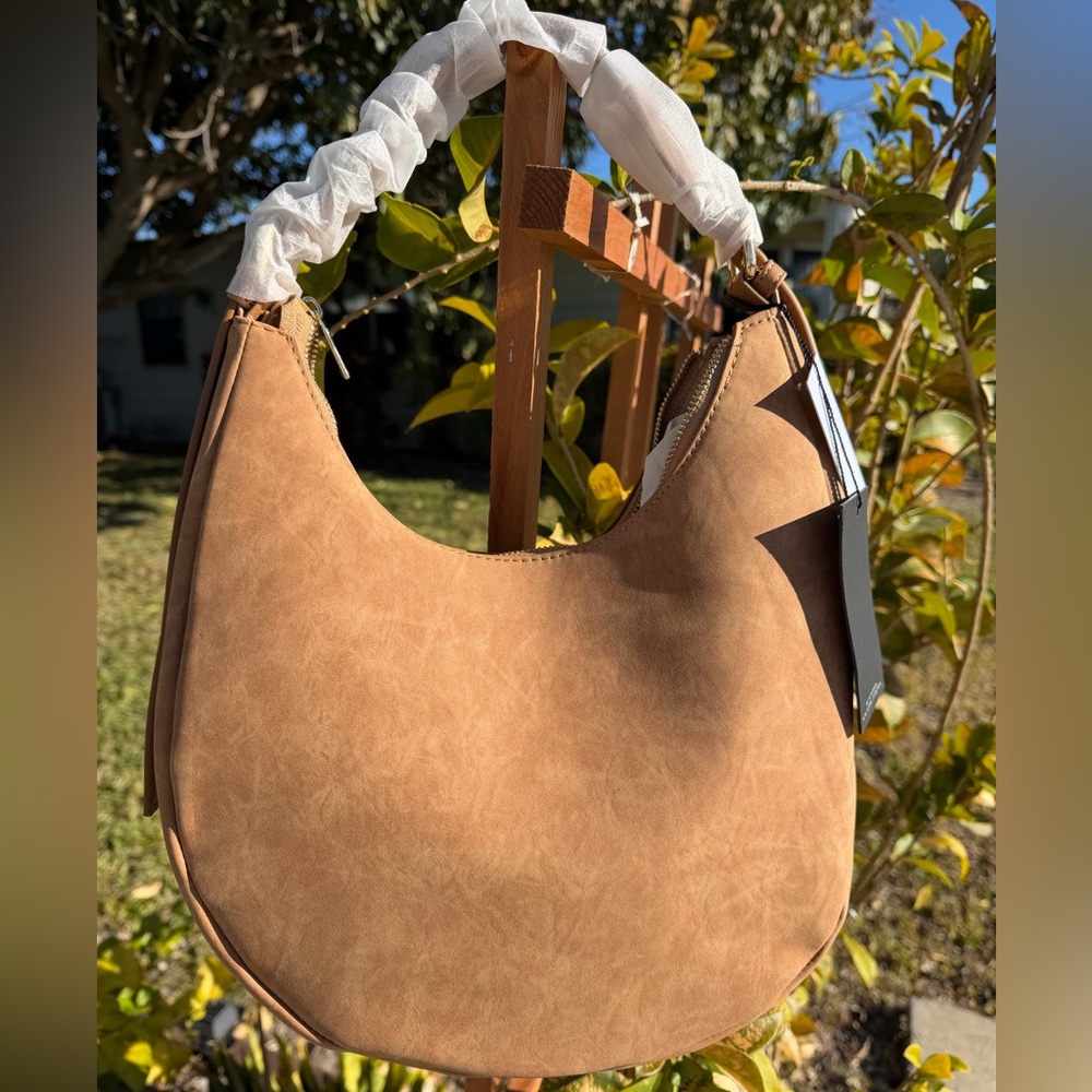 4th & RECKLESS Una Faux Suede Crescent Shoulder Bag - Picture 3 of 16